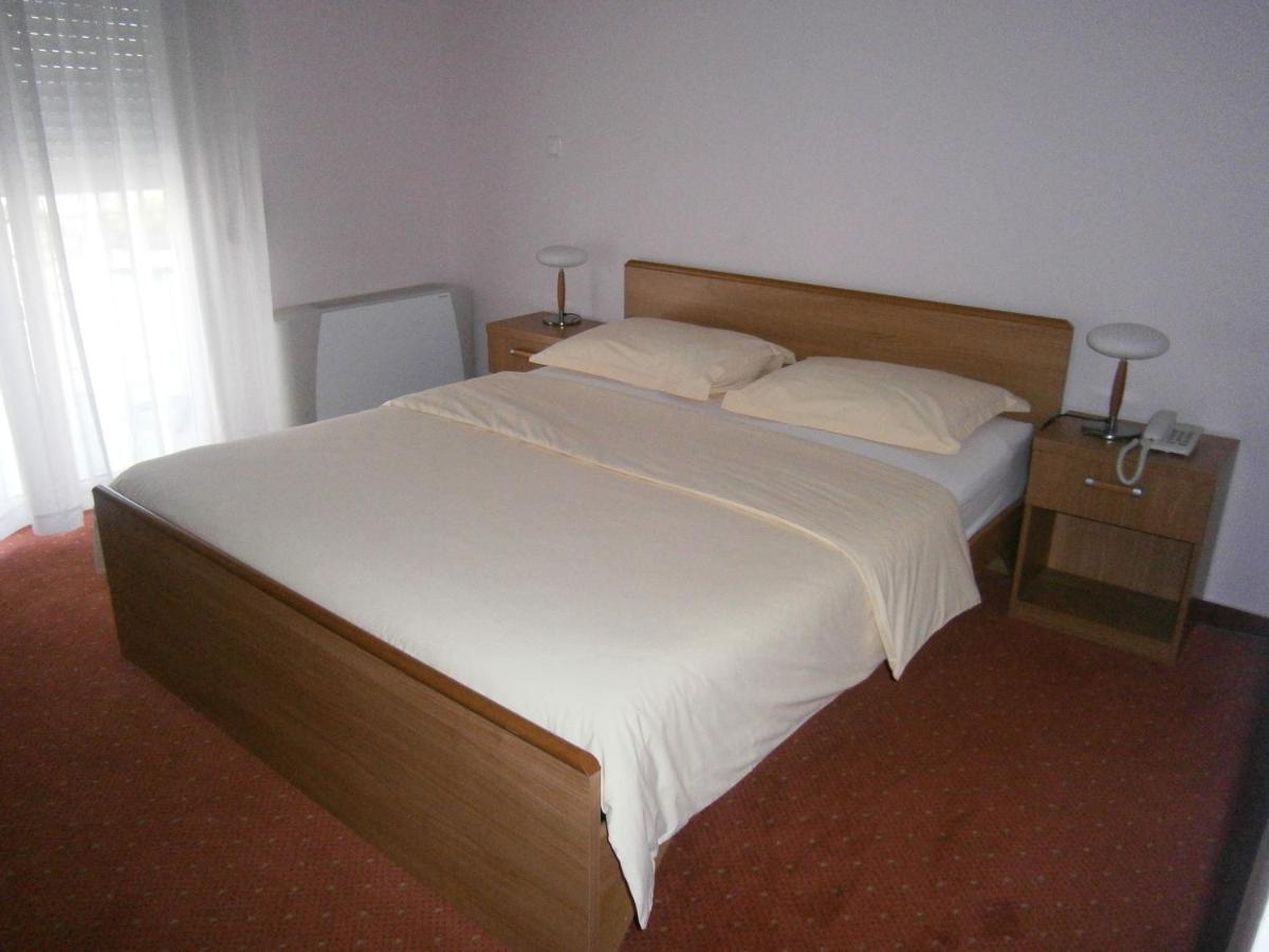 Hotel Neva Podstrana Chambre photo