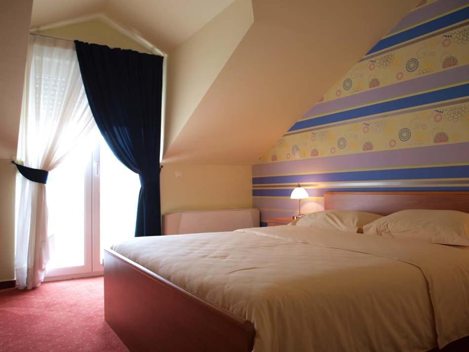 Hotel Neva Podstrana Chambre photo