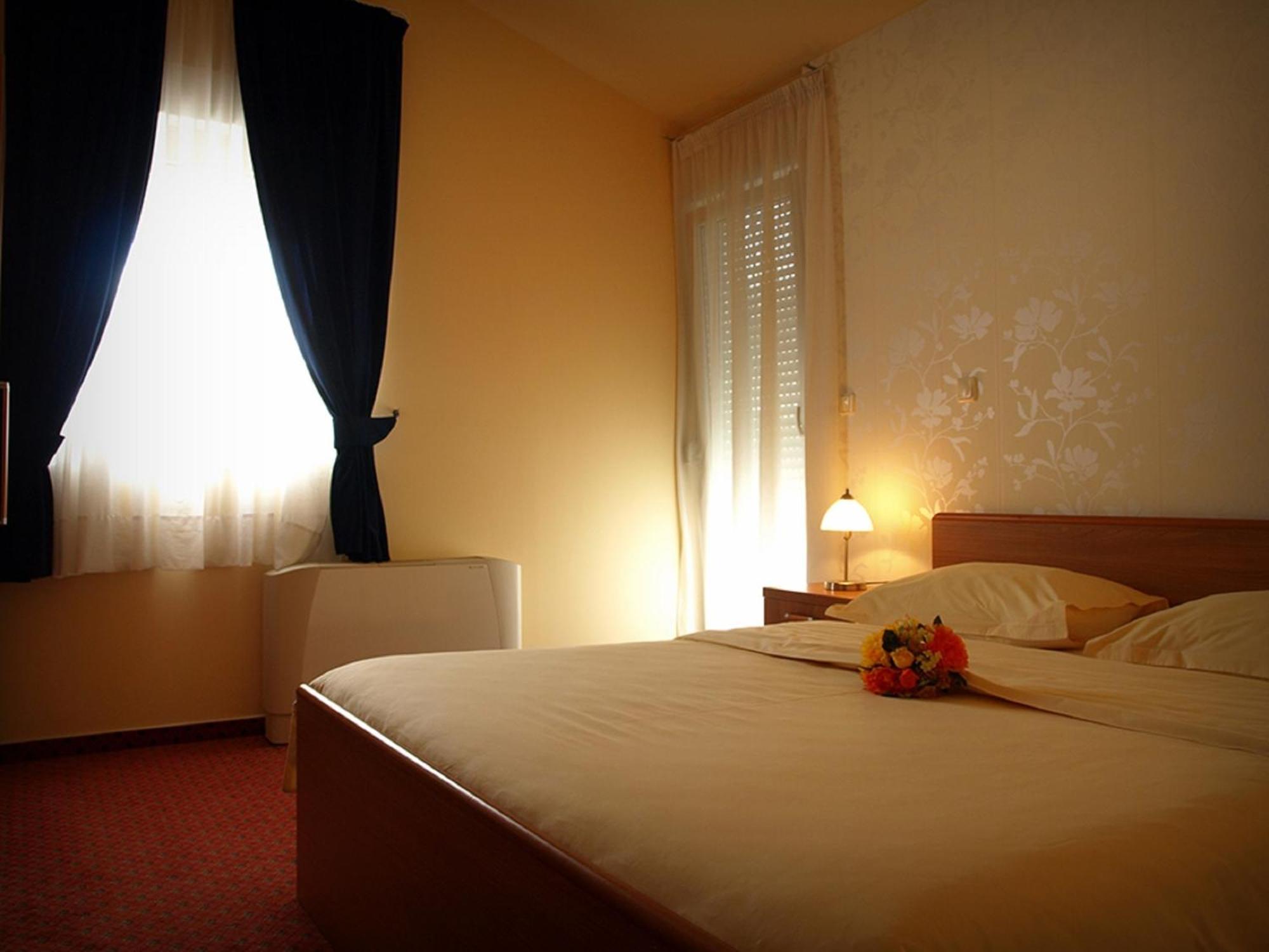 Hotel Neva Podstrana Chambre photo