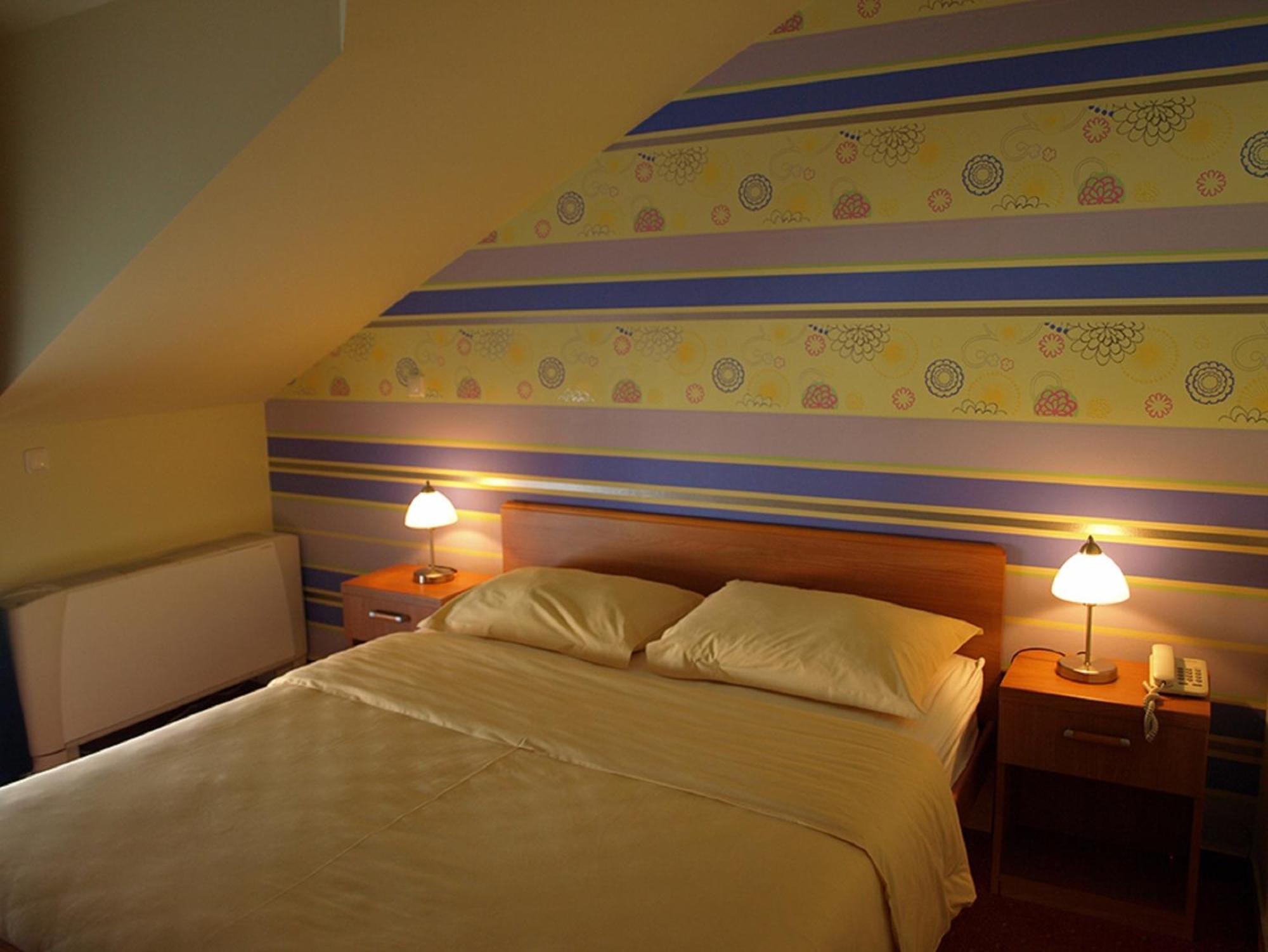 Hotel Neva Podstrana Chambre photo