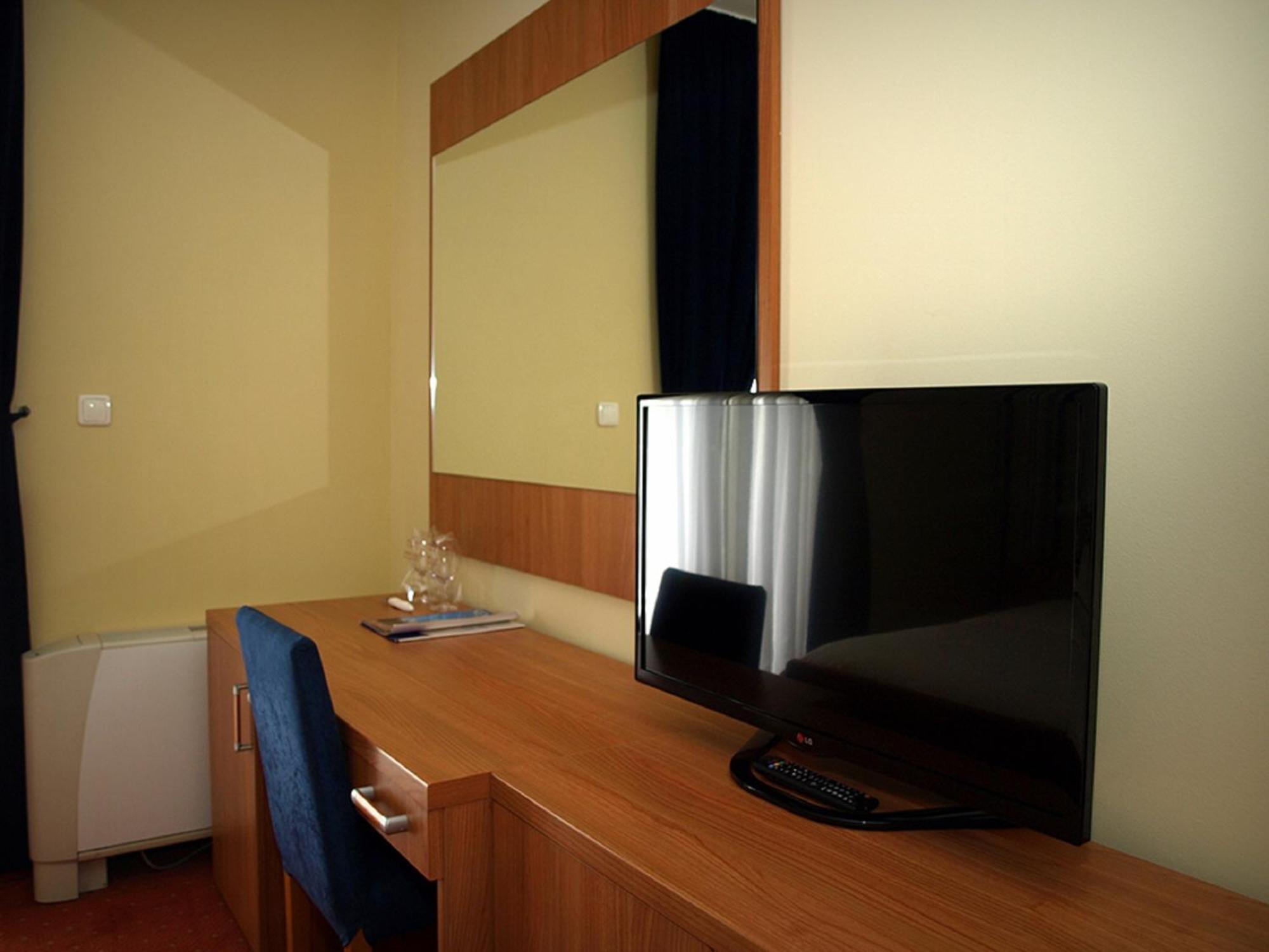 Hotel Neva Podstrana Chambre photo