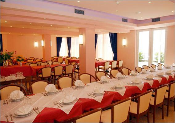 Hotel Neva Podstrana Extérieur photo