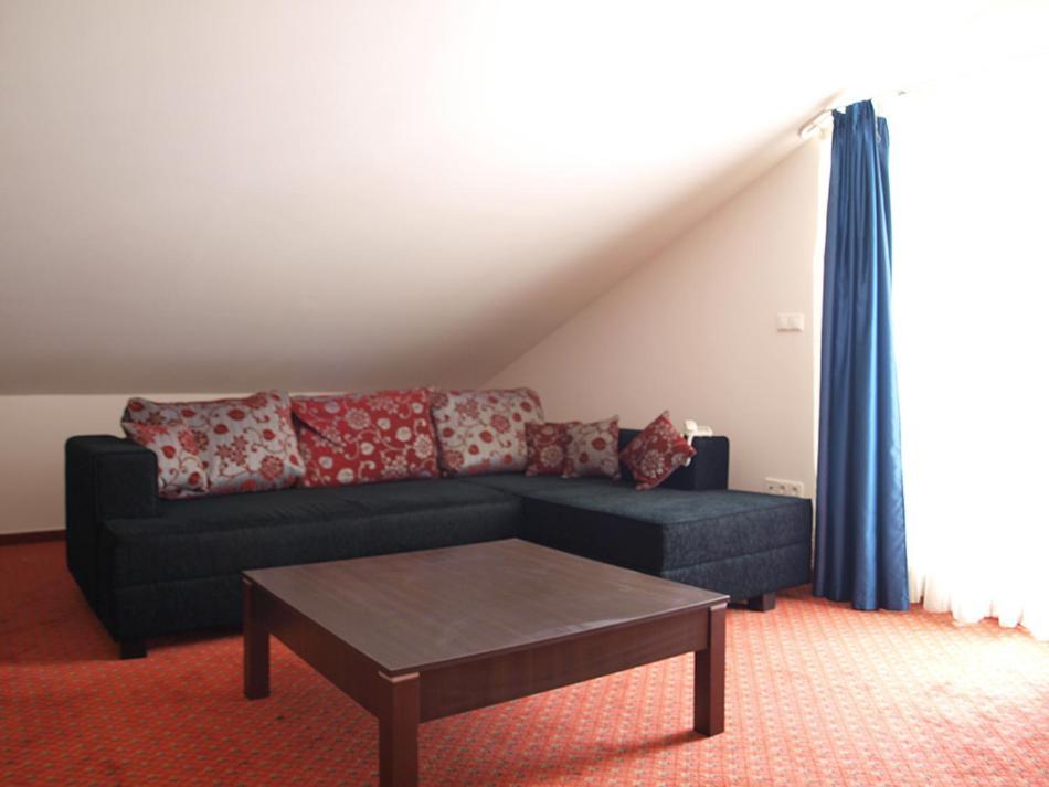 Hotel Neva Podstrana Extérieur photo