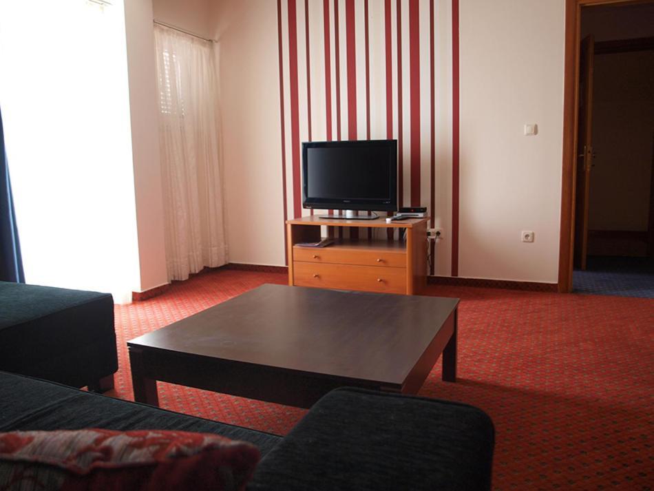 Hotel Neva Podstrana Extérieur photo