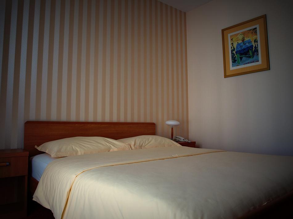 Hotel Neva Podstrana Extérieur photo