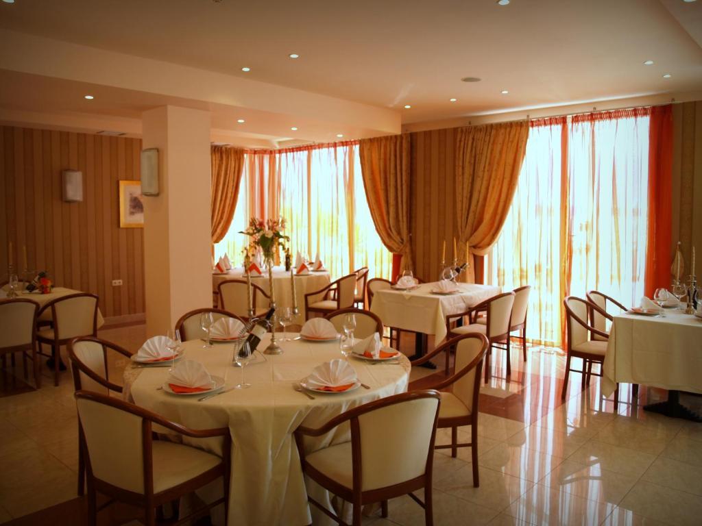 Hotel Neva Podstrana Extérieur photo