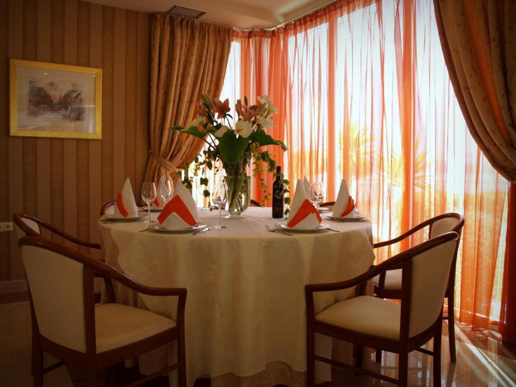 Hotel Neva Podstrana Extérieur photo